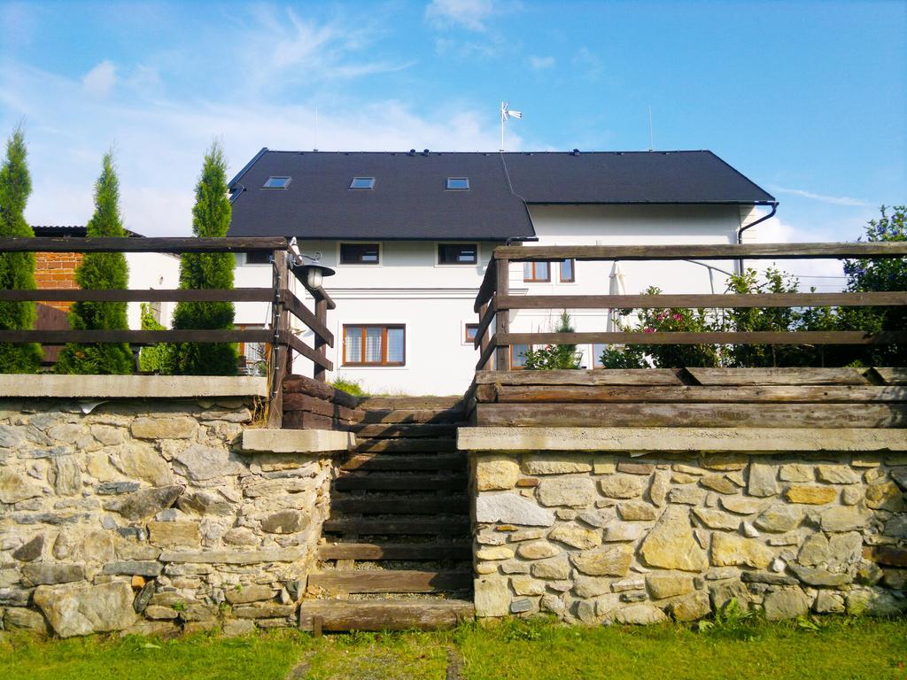 Svihak Lazensky Hotel Velké Losiny Buitenkant foto