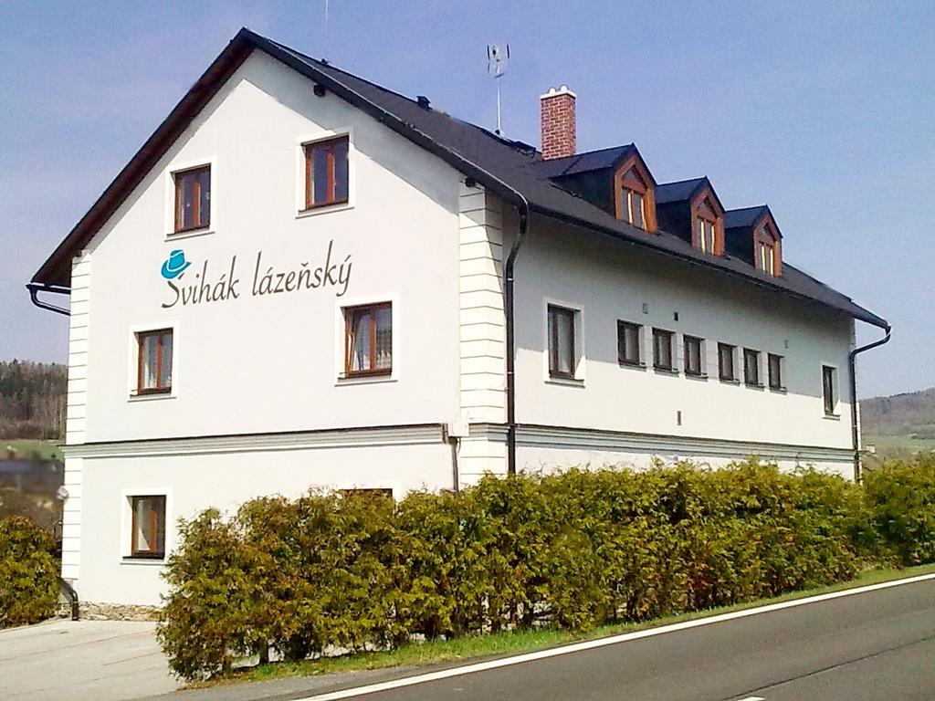 Svihak Lazensky Hotel Velké Losiny Buitenkant foto